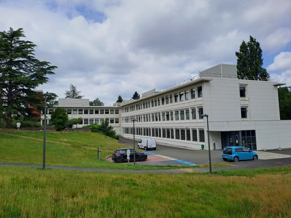 Vue extérieure depuis la rue