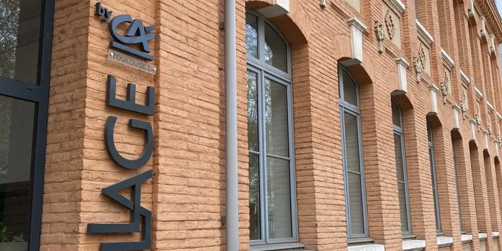 Le Village by CA, façade, vue rue