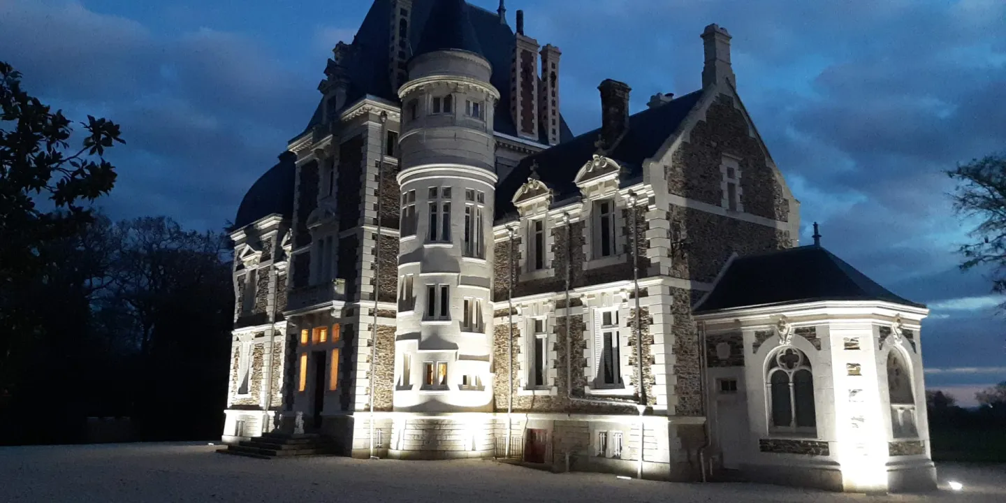 T3D25 - CHATEAU MONTREUIL - Communication.jpg