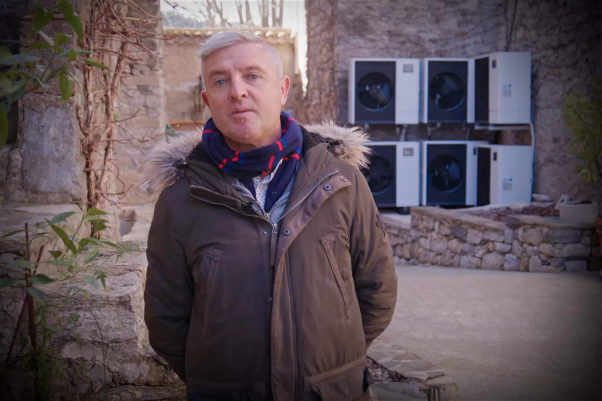 Cascade de 6 pompes à chaleur mitsubishi electric dans un chateau