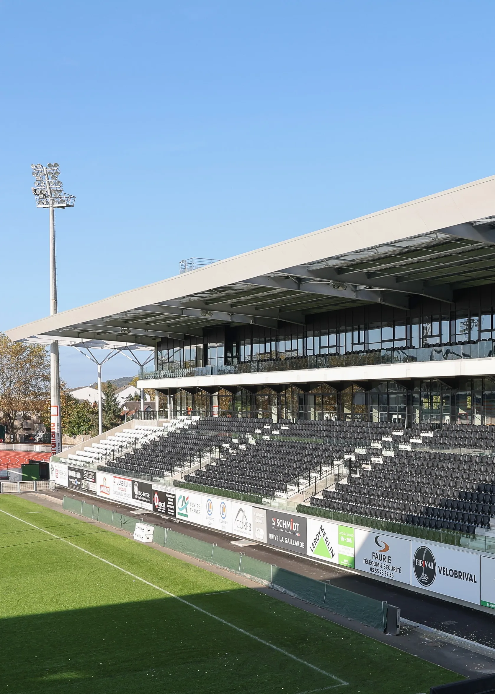 T3D25 - STADIUM BRIVE - 11 COMMUNICATION - tribune nord
