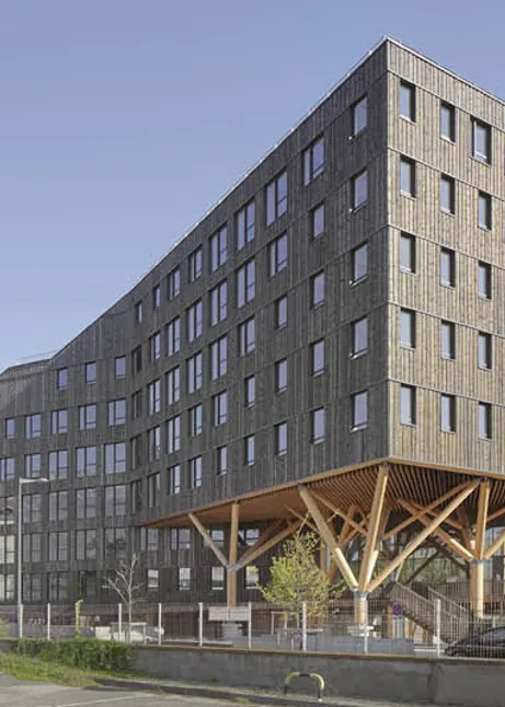 Façade extérieure en pointe