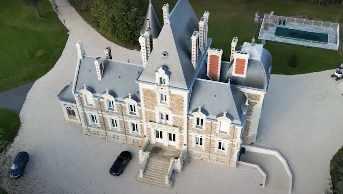 Château de Montreuil en vue aérienne