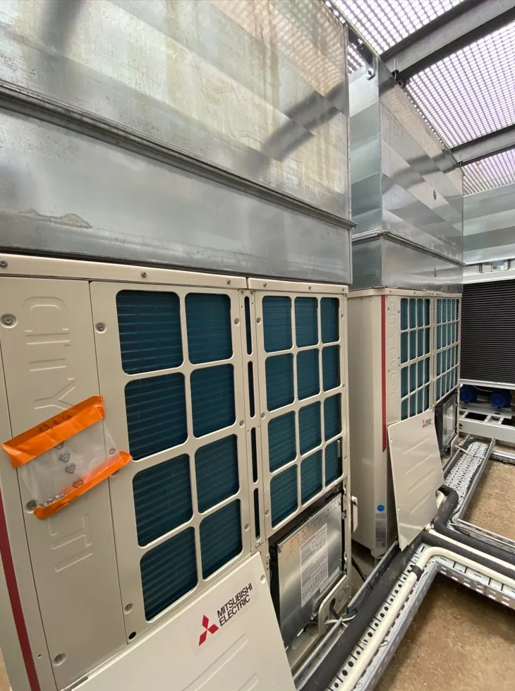 T3D25 - LE VILLAGE BY CA - 2 TECHNIQUE