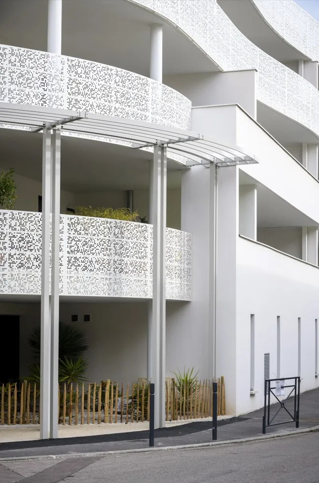 Extérieur côté rue