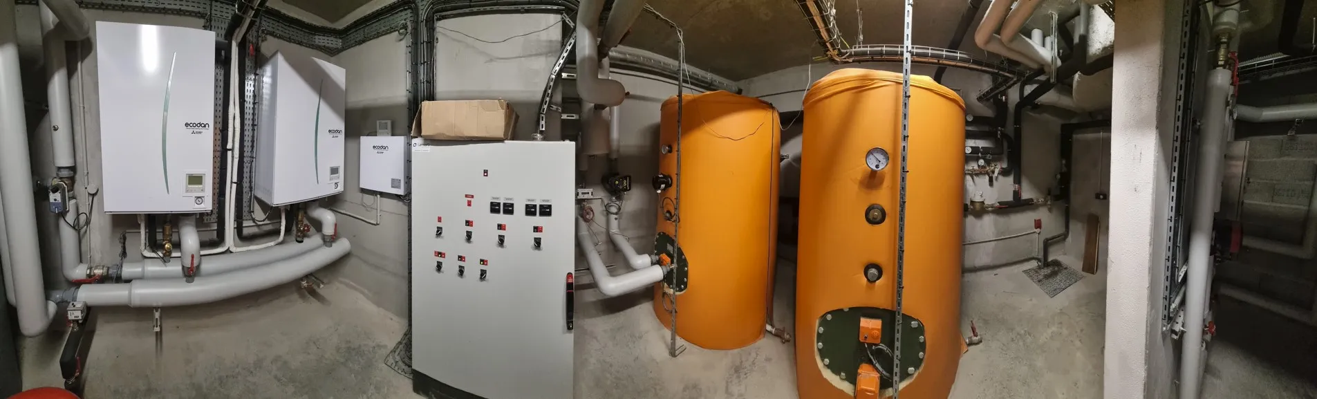 Local technique au format panoramique