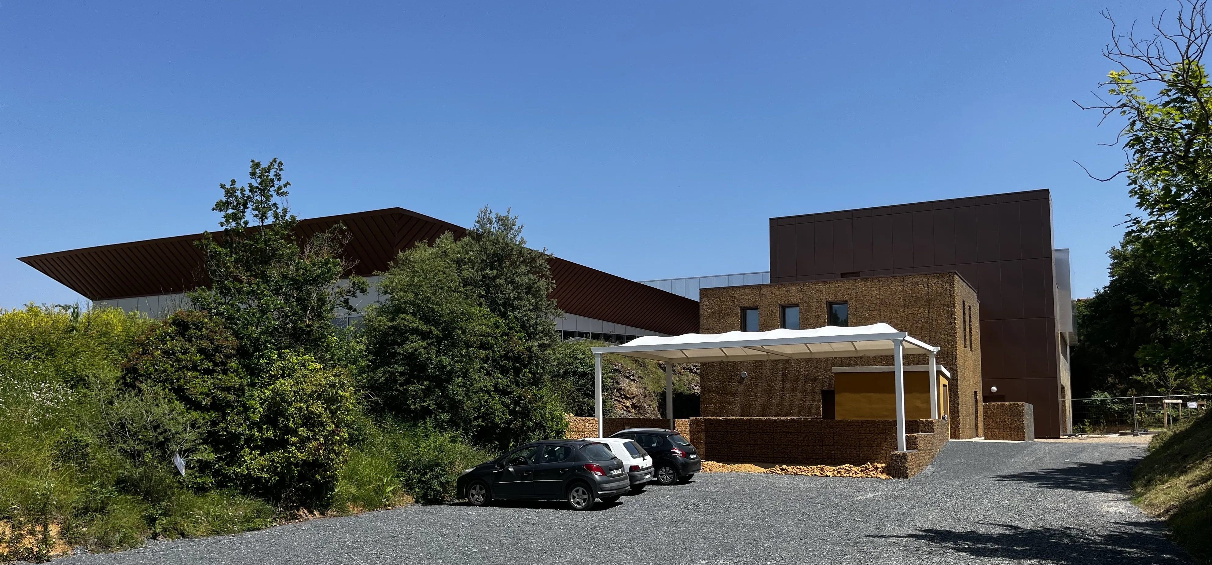 Vue extérieure et parking