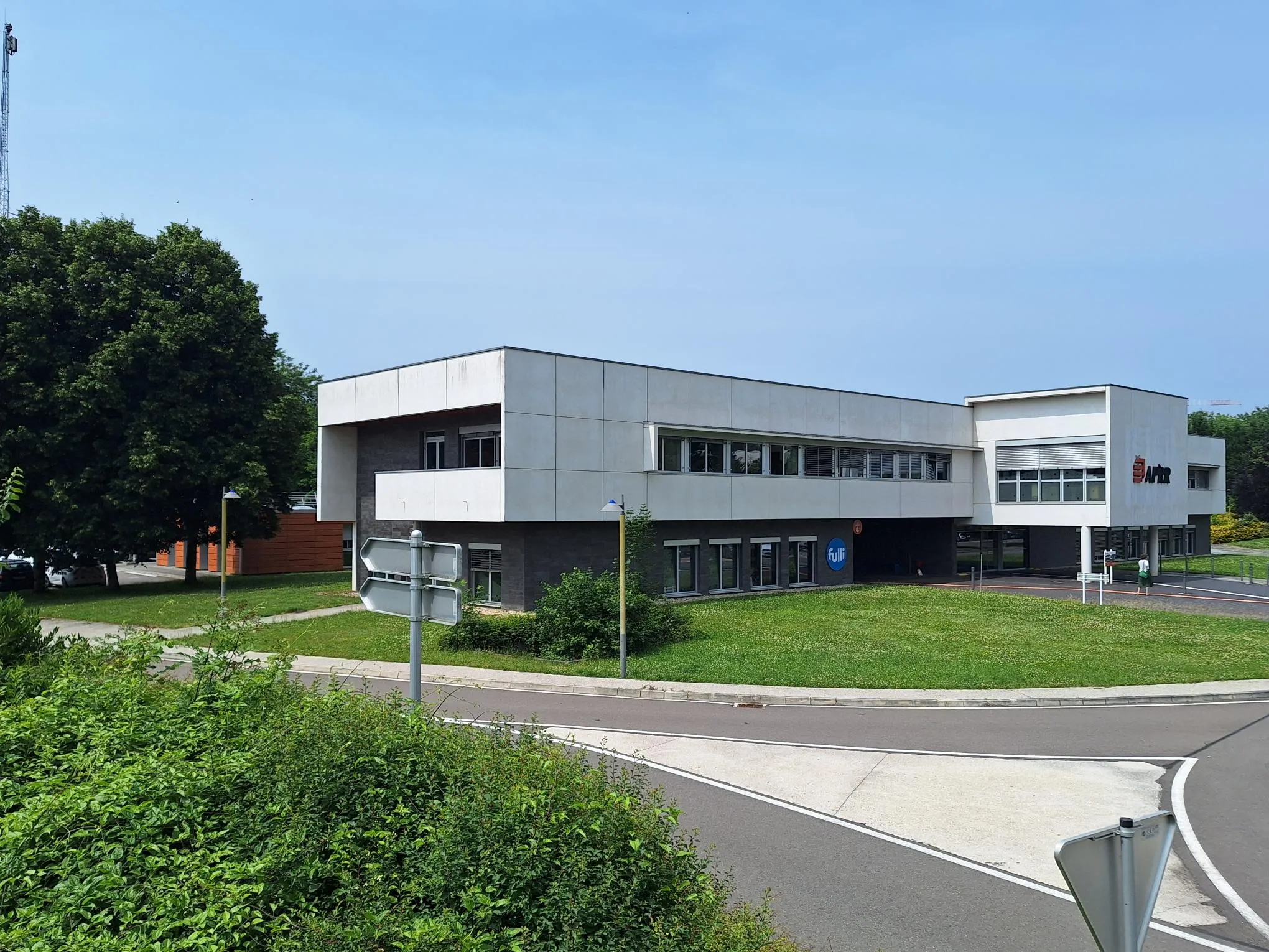 Vue extérieure avec végétation