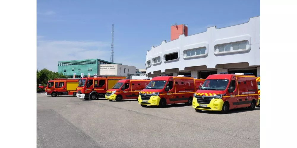 T3D25 - SDIS AVIGNON - parmi-la-soixantaine-d-engins-du-centre-des-fourgons-pompe-tonne-des-camions-citernes-feux-de-foret-des-vsav-des-vehicules-secours-routier-photo-le-dl-jennifer-blouquet-1692487394.jpg