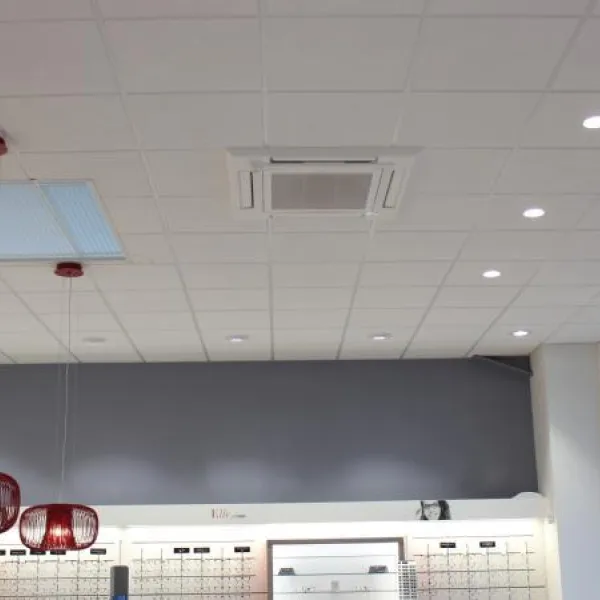 Cassettes dans un magasin d'optique Cassettes dans un magasin d'optique