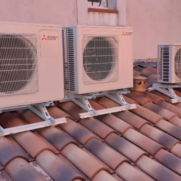 Fixation sur toiture sous conditions Fixation sur toiture sous conditions