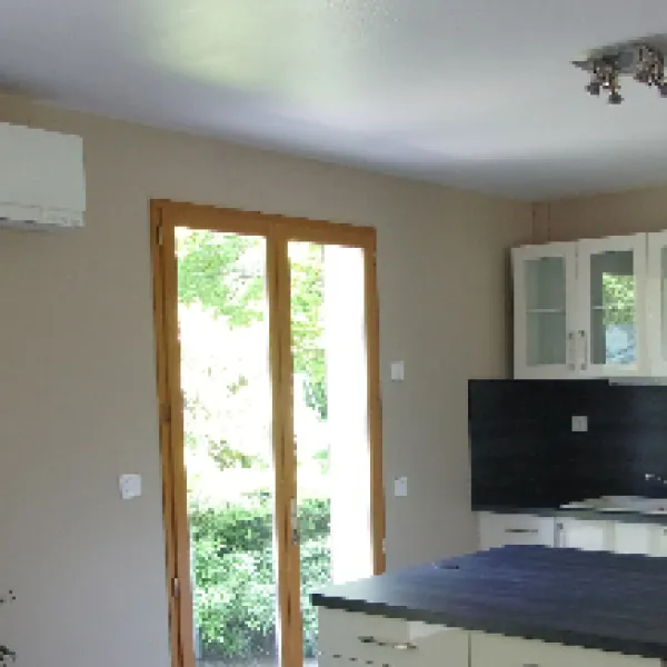 Chauffage reversible Design Blanc Mitsubishi.