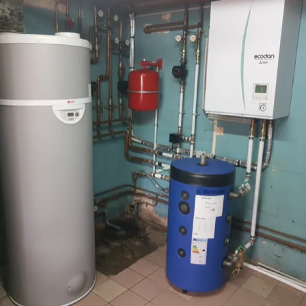 Installation d'une pompe à chaleur Air/Eau ECODAN et d'un  Ballon thermodynamique