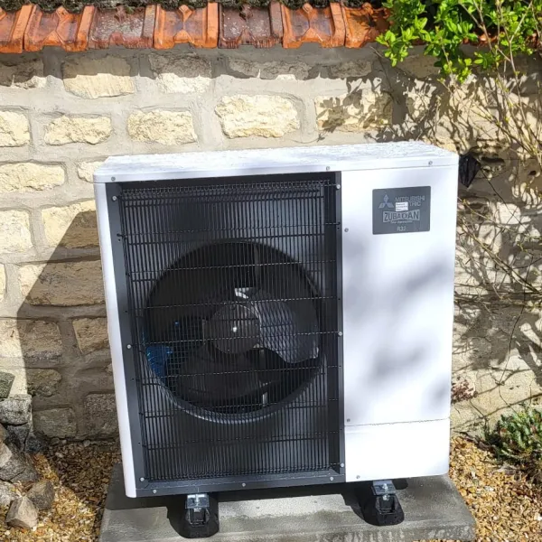 PAC air-eau ZUBADAN 14kW Double service ECS 200 litres PAC air-eau ZUBADAN 14kW Double service ECS 200 litres