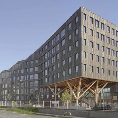 Façade extérieure en pointe